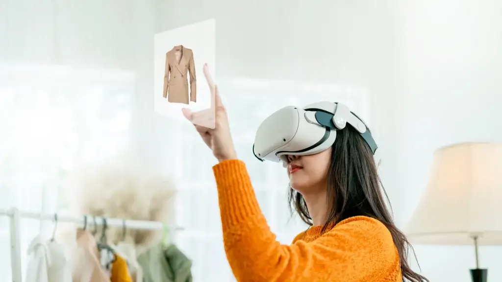 3 Ways AR and VR In Fashion Will Impact The Retail Industry