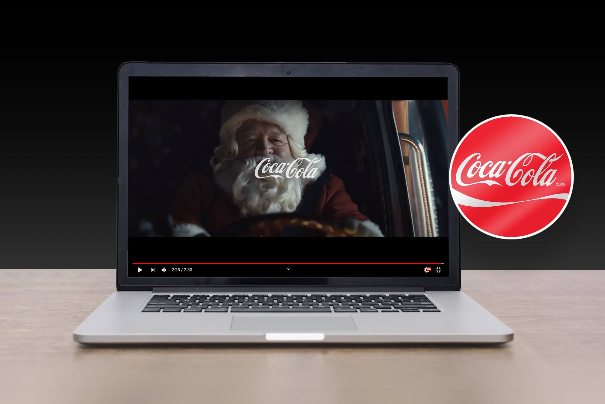 Coca Cola's Emotional Ad Warms the Hearts of Many this Christmas